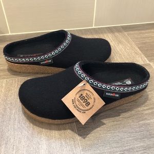 Haflinger Wool Grizzly Clog Black - Handmade in Europe - Size 43